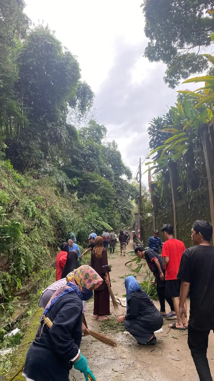 Artikel KKN Universitas Al Ghifari: Sinergi Sosial dan Spiritual dalam Pengabdian Masyarakat